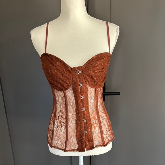 PrettyLittleThing Tops - NWT PrettyLittleThings Chocolate Lace Hook Corset Size 8